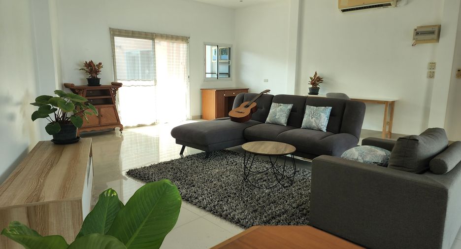 Casa en alquiler de 2 habitaciones en Bang Lamung, Chonburi