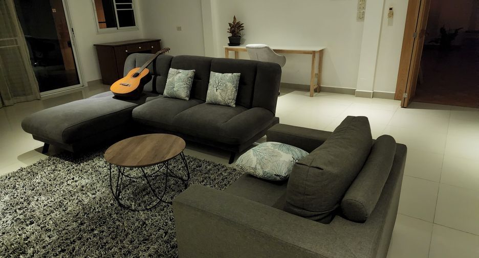 Casa en alquiler de 2 habitaciones en Bang Lamung, Chonburi
