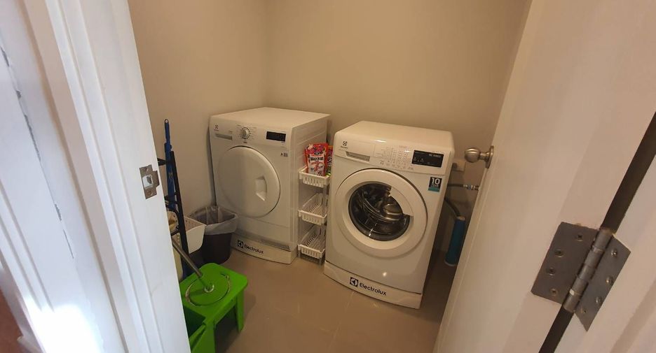 For rent 3 bedrooms condo in Bang Lamung, Chonburi