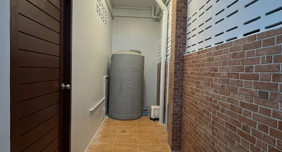 For rent 2 bedrooms townhouse in Mueang Phuket, Phuket