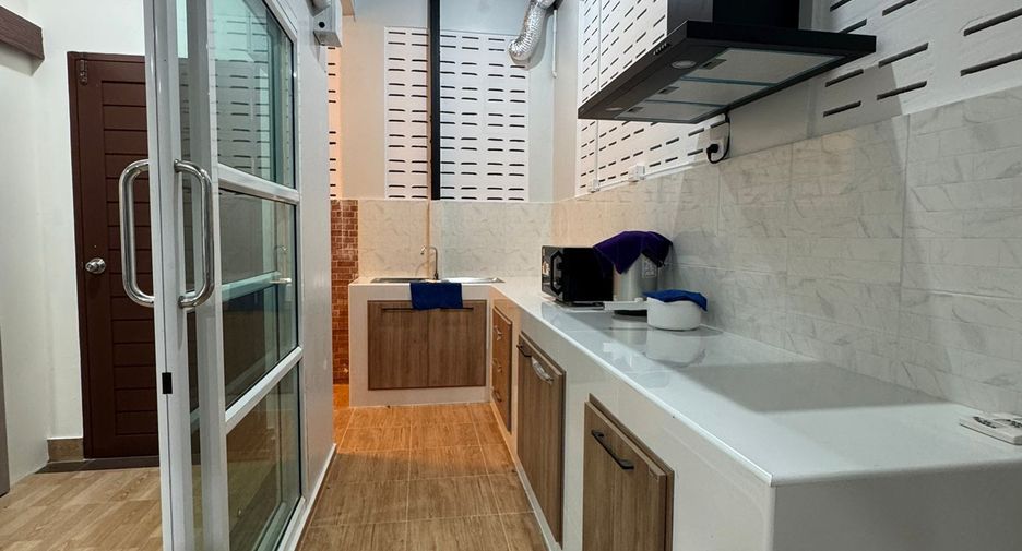 For rent 2 bedrooms townhouse in Mueang Phuket, Phuket