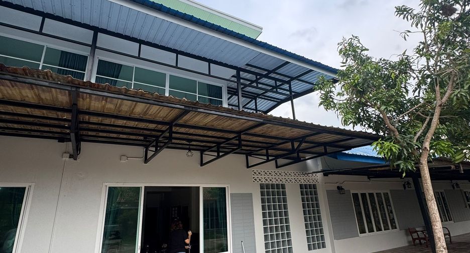 For rent 2 bedrooms townhouse in Mueang Phuket, Phuket