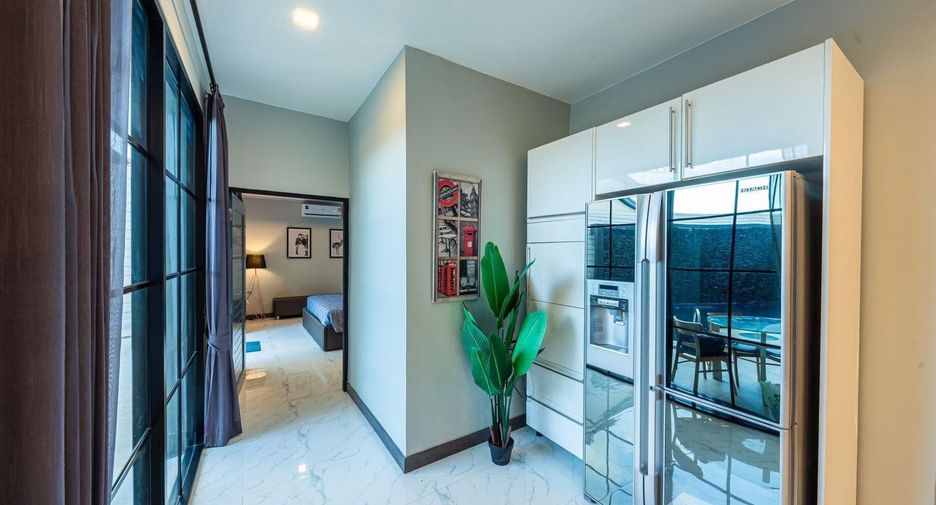 For rent 5 bedrooms villa in Bang Lamung, Chonburi