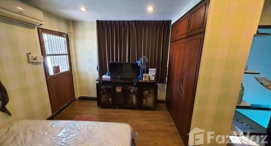 Casa adosada en venta de 3 habitaciones en Bang Rak, Bangkok