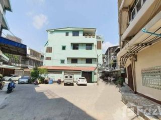 For sale 3 bedrooms townhouse in Bang Rak, Bangkok