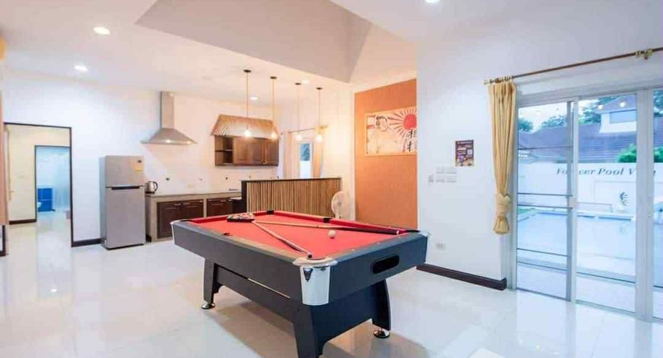 Casa en alquiler de 3 habitaciones en Bang Lamung, Chonburi