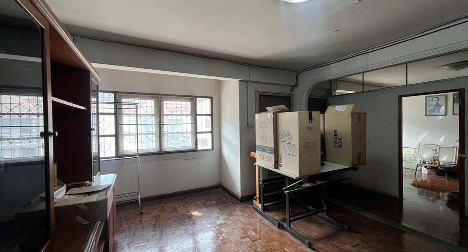 For sale 4 bedrooms townhouse in Sai Mai, Bangkok