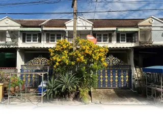 For sale 4 bedrooms townhouse in Sai Mai, Bangkok