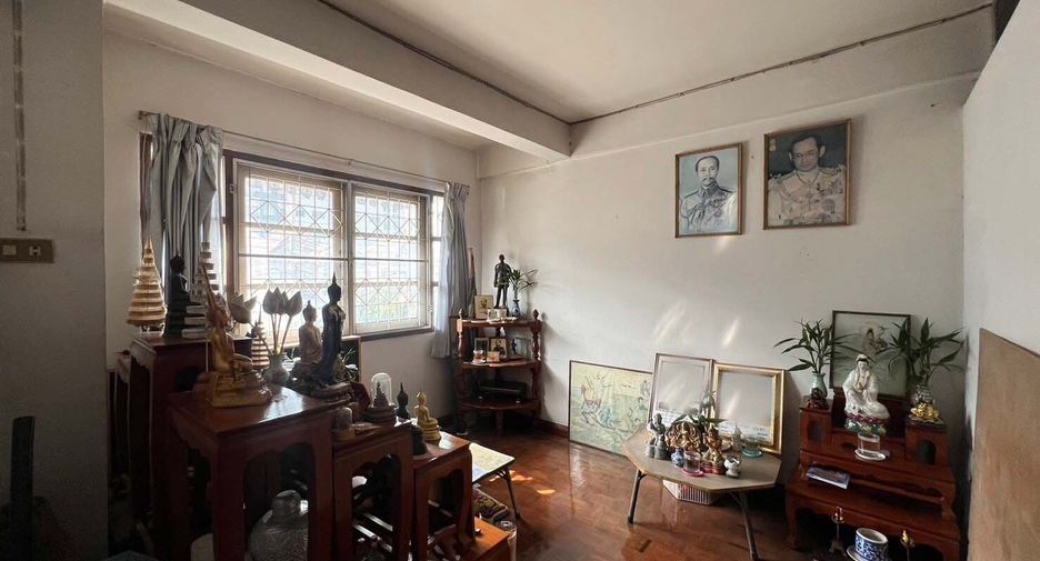 For sale 4 bedrooms townhouse in Sai Mai, Bangkok