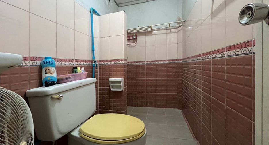 For sale 4 bedrooms townhouse in Sai Mai, Bangkok