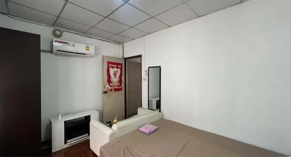 Casa adosada en venta de 4 habitaciones en Sai Mai, Bangkok