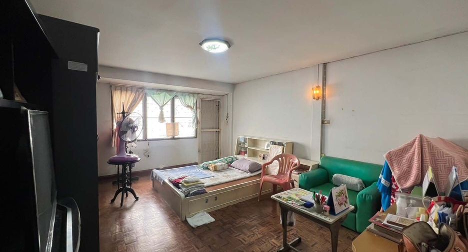 For sale 4 bedrooms townhouse in Sai Mai, Bangkok