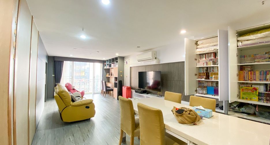 For sale 2 bedrooms condo in Watthana, Bangkok