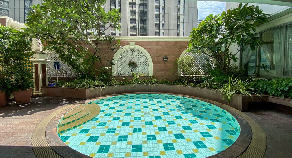 For sale 2 bedrooms condo in Watthana, Bangkok