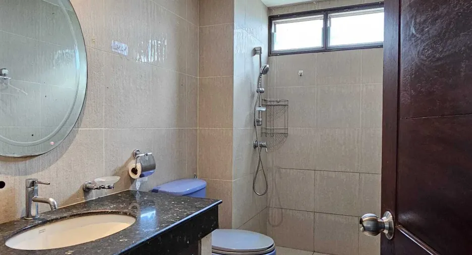 Продажа и аренда 4 спальни дом в Пхукет Тощн, Пхукет