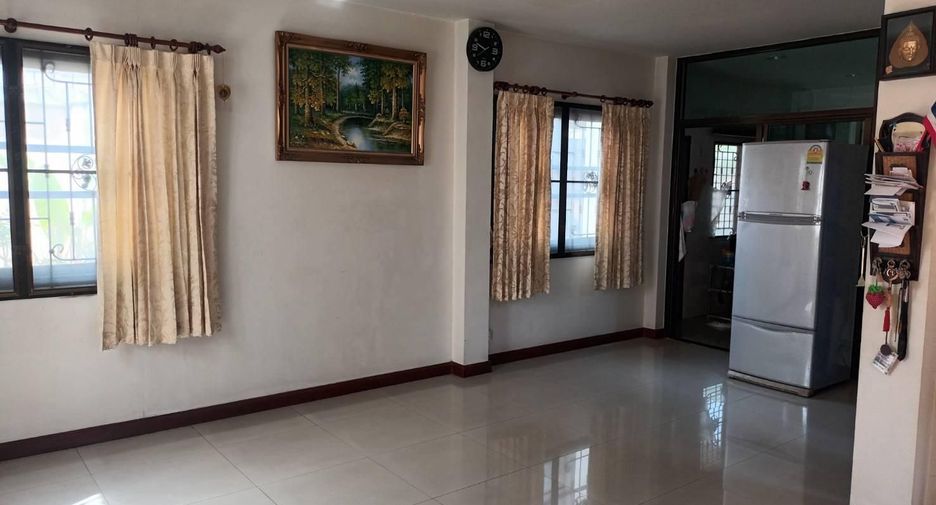 For sale 3 bedrooms house in Si Racha, Chonburi