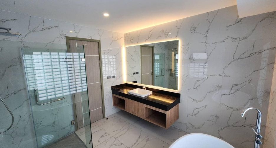 For sale and for rent 4 bedrooms villa in Kathu, Phuket
