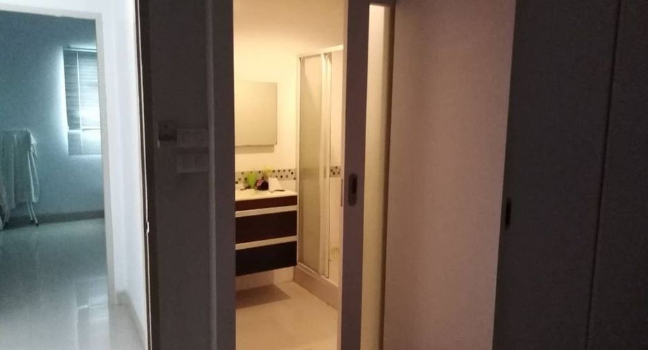 For sale 2 bedrooms townhouse in Ban Chang, Rayong