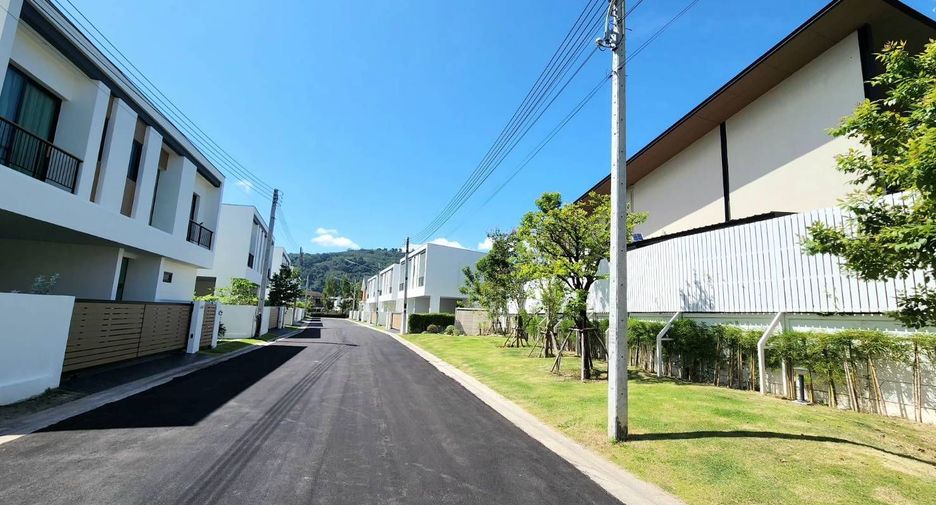 For sale and for rent 4 bedrooms villa in Mueang Phuket, Phuket
