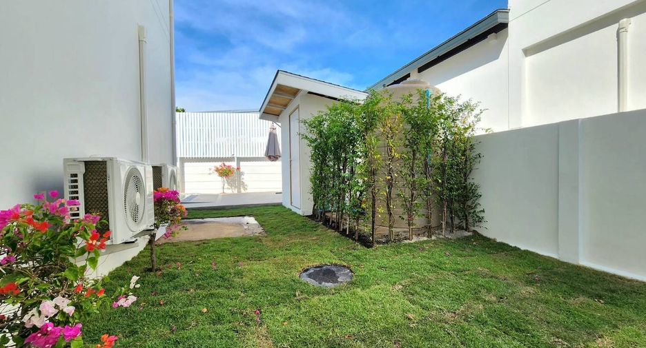 For sale and for rent 4 bedrooms villa in Mueang Phuket, Phuket