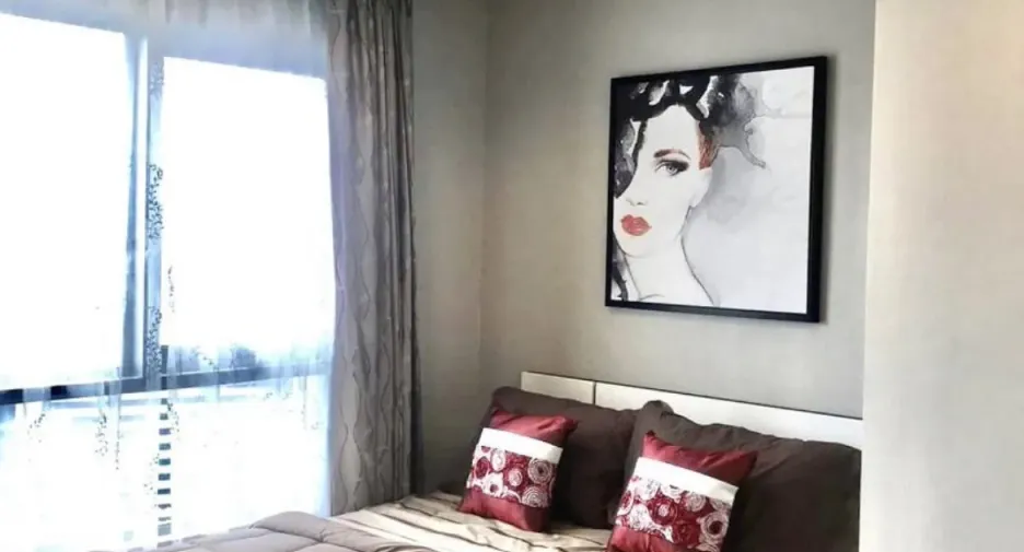 Condo en venta y en alquiler de 3 habitaciones en Huai Khwang, Bangkok