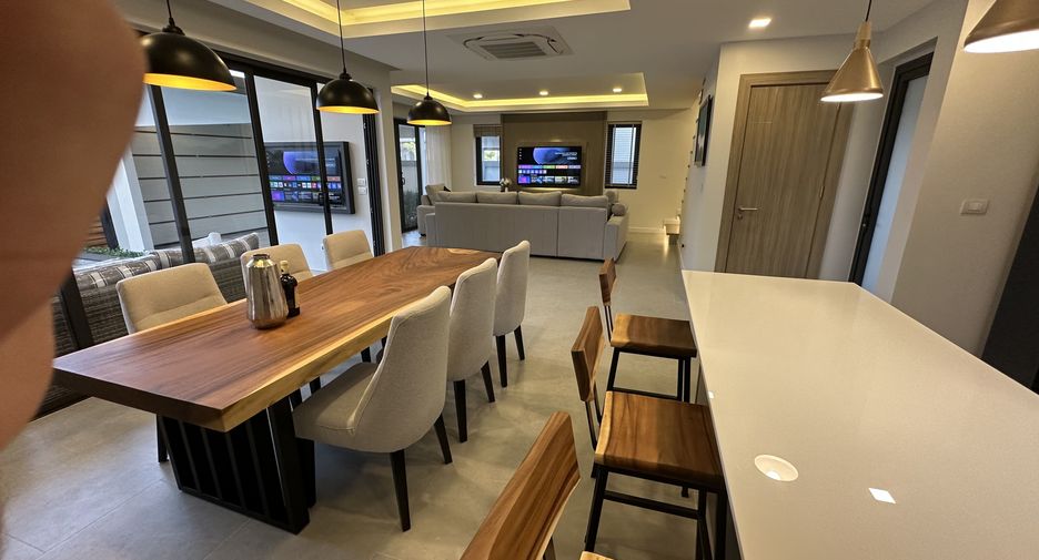 Villa en alquiler de 3 habitaciones en Bang Lamung, Chonburi