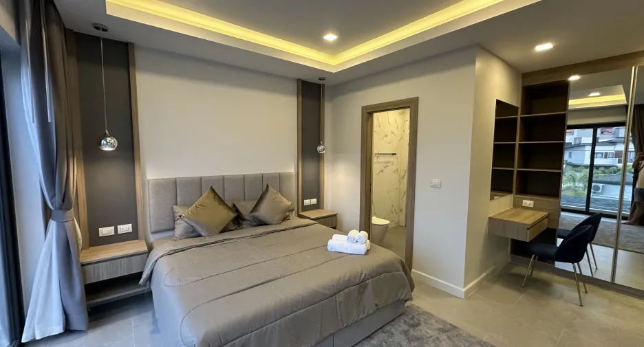 Villa en alquiler de 3 habitaciones en Bang Lamung, Chonburi