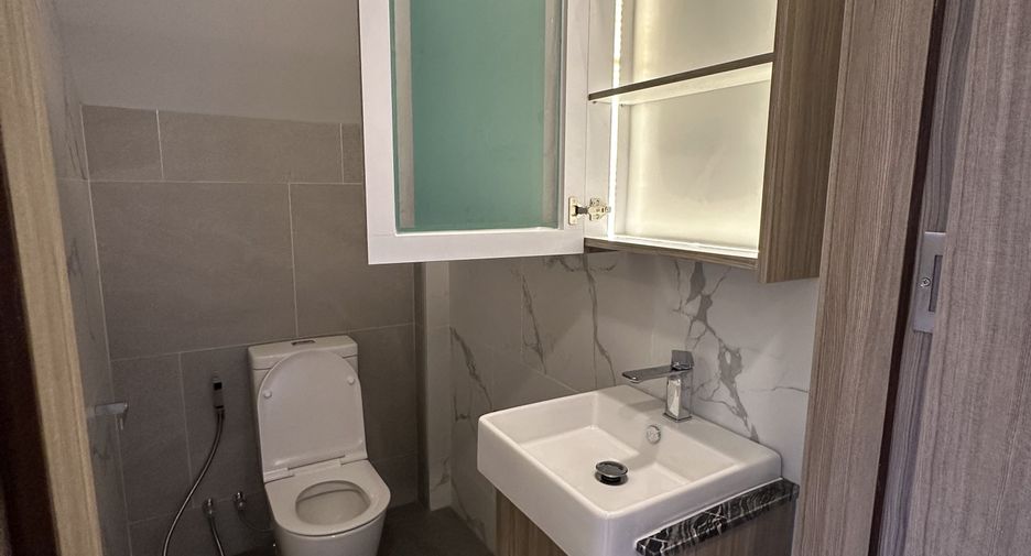 Villa en alquiler de 3 habitaciones en Bang Lamung, Chonburi