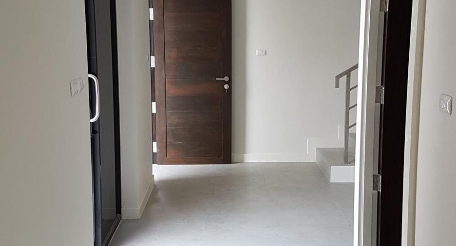 À vendre 4 chambres villa à Bang Lamung, Chonburi