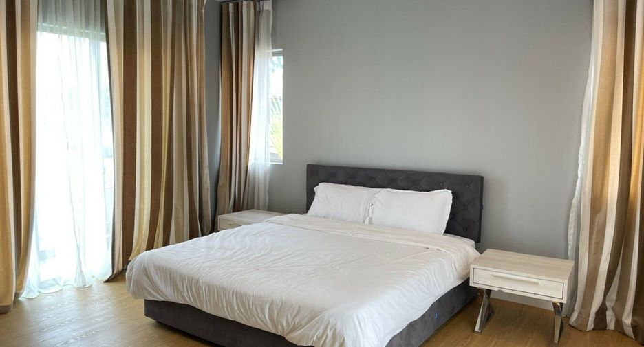 For rent 4 bedrooms villa in Bang Lamung, Chonburi