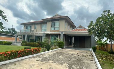 Villa en alquiler de 4 habitaciones en Bang Lamung, Chonburi