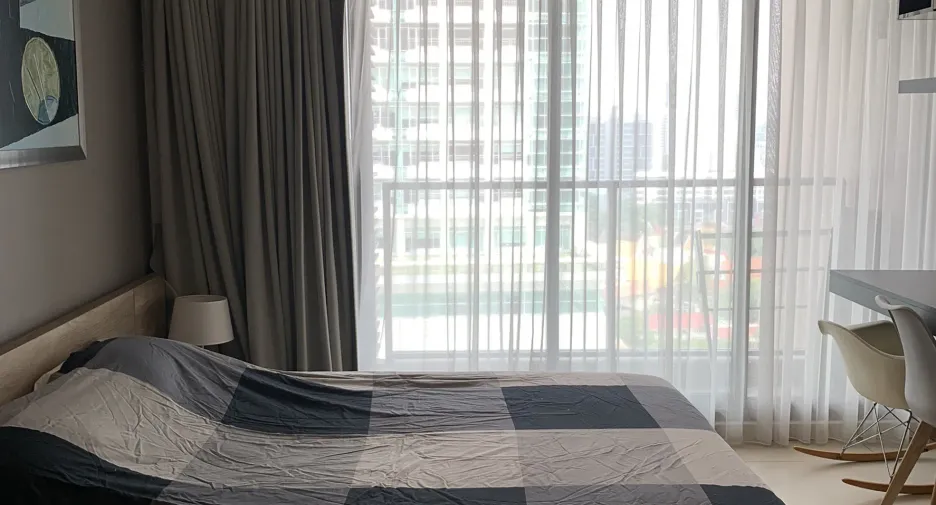 For sale studio condo in Khlong Toei, Bangkok