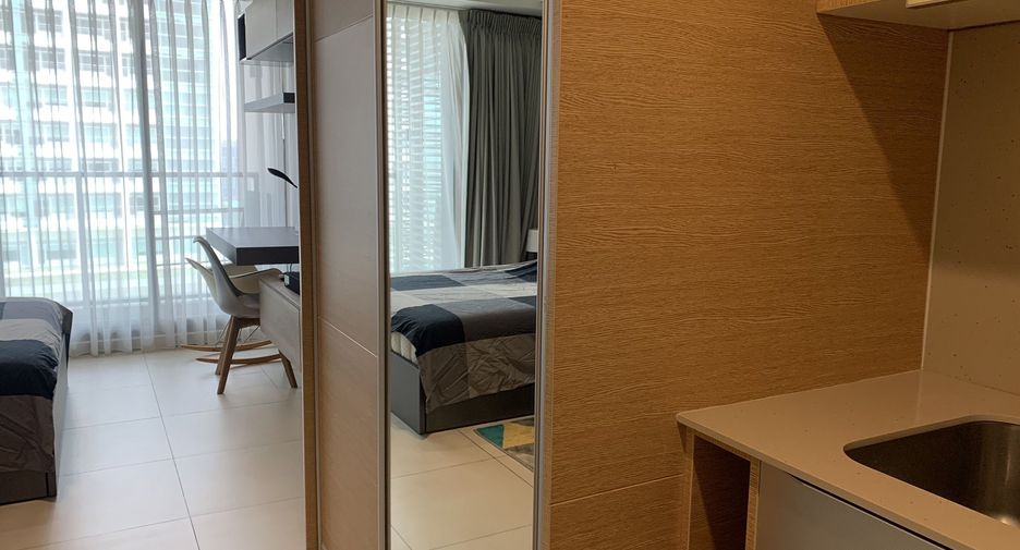 For sale studio condo in Khlong Toei, Bangkok