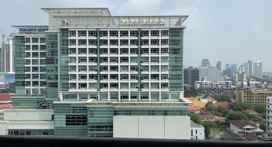 For sale studio condo in Khlong Toei, Bangkok