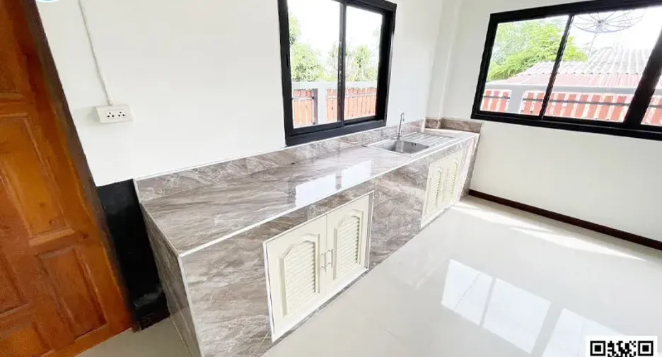 For sale 2 bedrooms townhouse in Mueang Uttaradit, Uttaradit