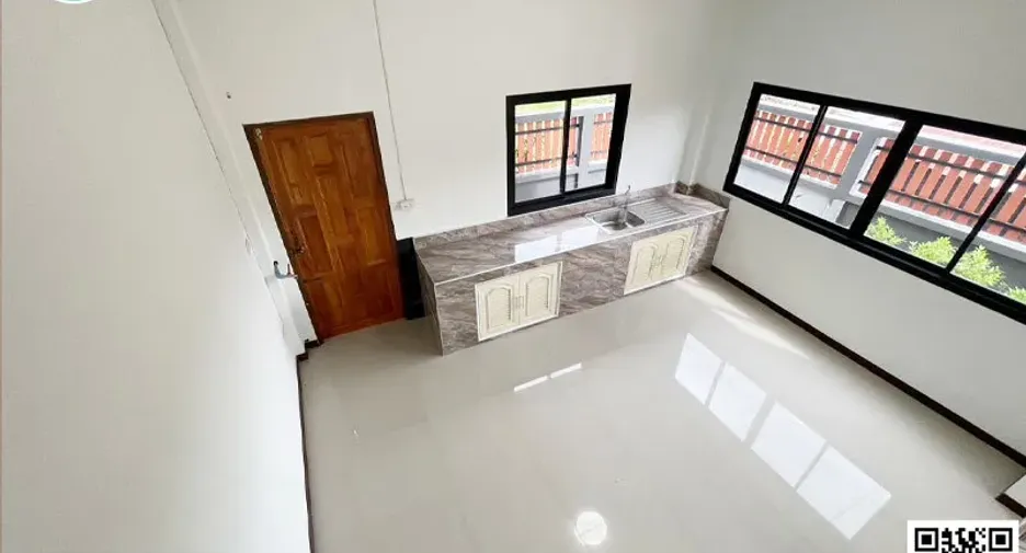 For sale 2 bedrooms townhouse in Mueang Uttaradit, Uttaradit