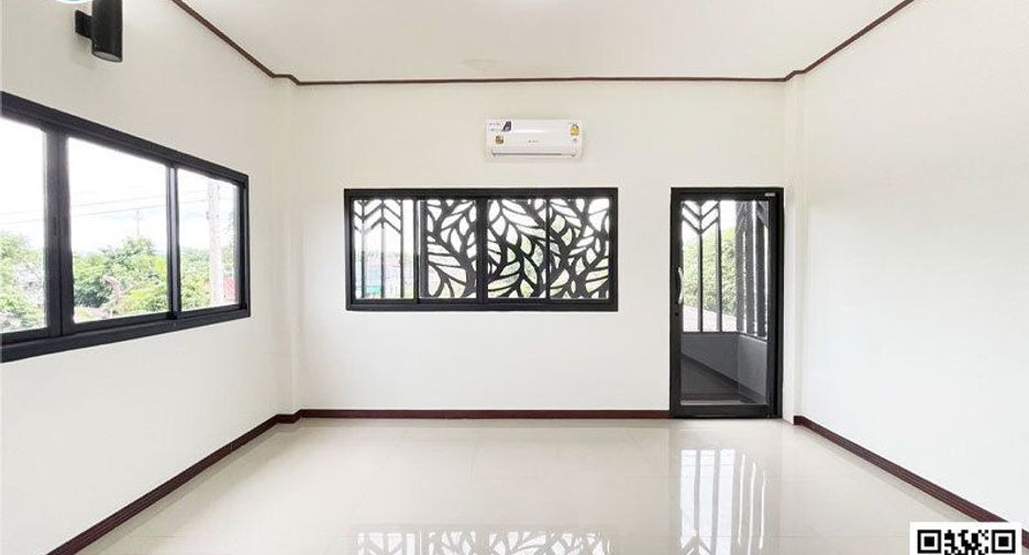 For sale 2 bedrooms townhouse in Mueang Uttaradit, Uttaradit