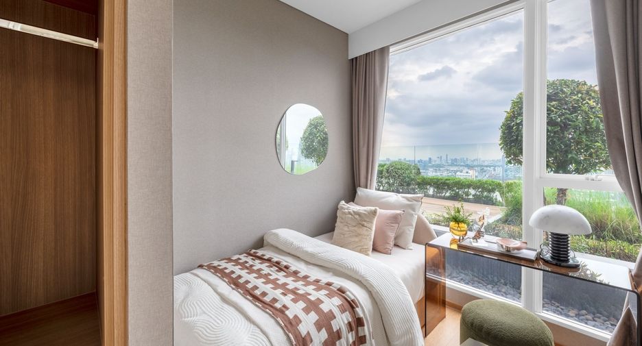 For sale 3 bedrooms condo in Khlong Toei, Bangkok