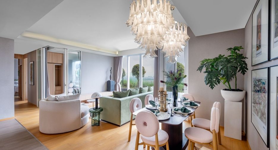 For sale 3 bedrooms condo in Khlong Toei, Bangkok