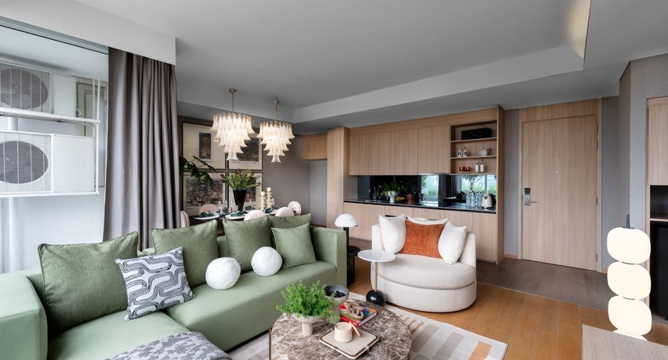 For sale 3 bedrooms condo in Khlong Toei, Bangkok