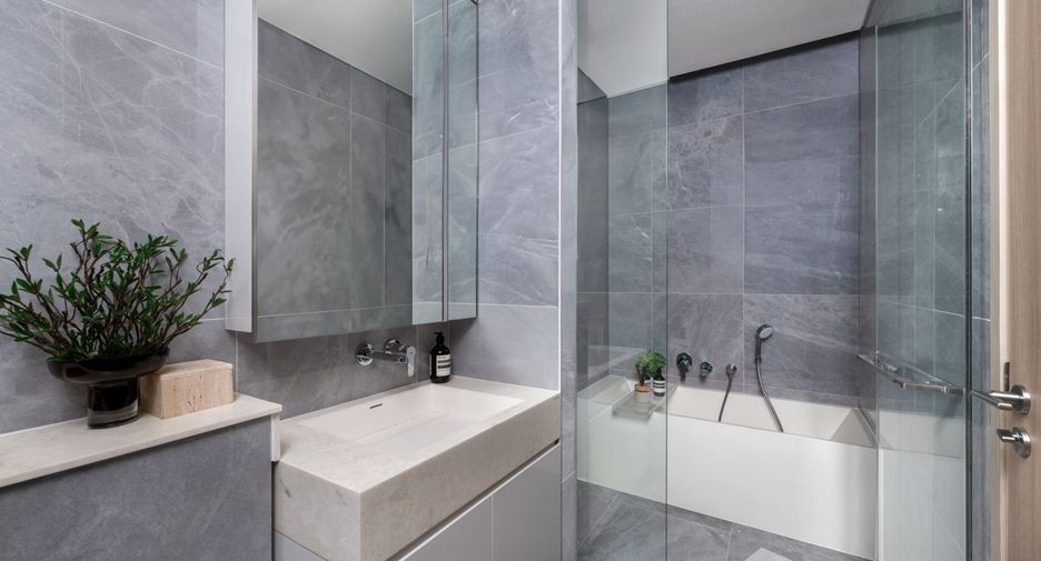 For sale 3 bedrooms condo in Khlong Toei, Bangkok