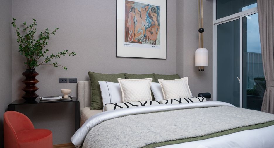 For sale 3 bedrooms condo in Khlong Toei, Bangkok