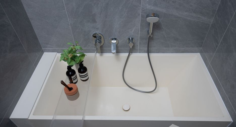 For sale 3 bedrooms condo in Khlong Toei, Bangkok
