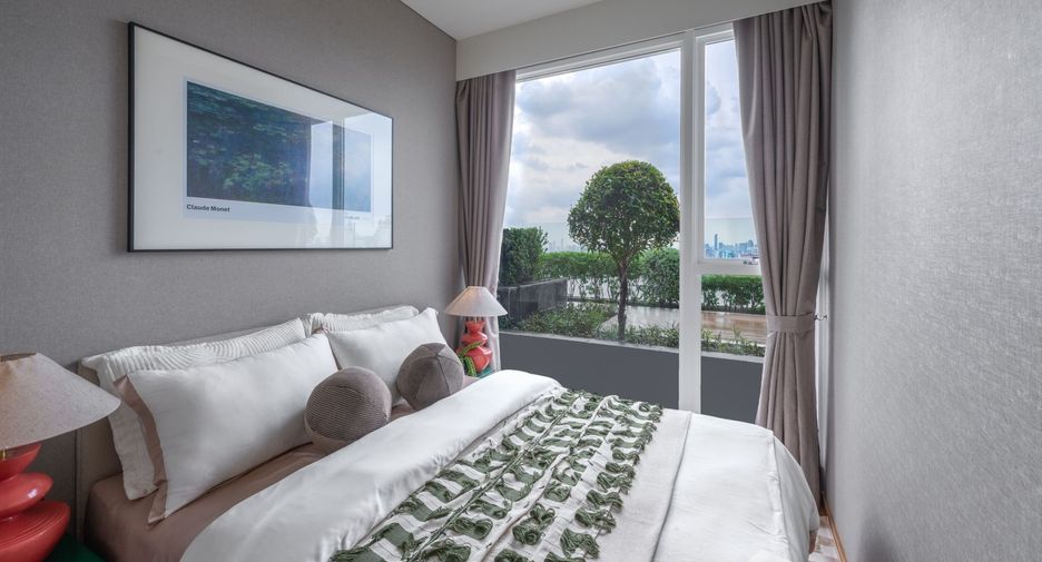 For sale 3 bedrooms condo in Khlong Toei, Bangkok