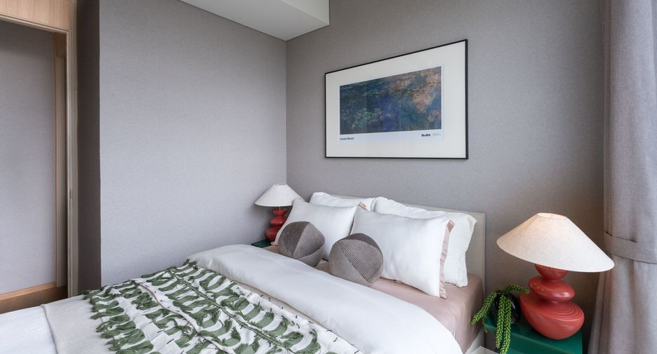 For sale 3 bedrooms condo in Khlong Toei, Bangkok