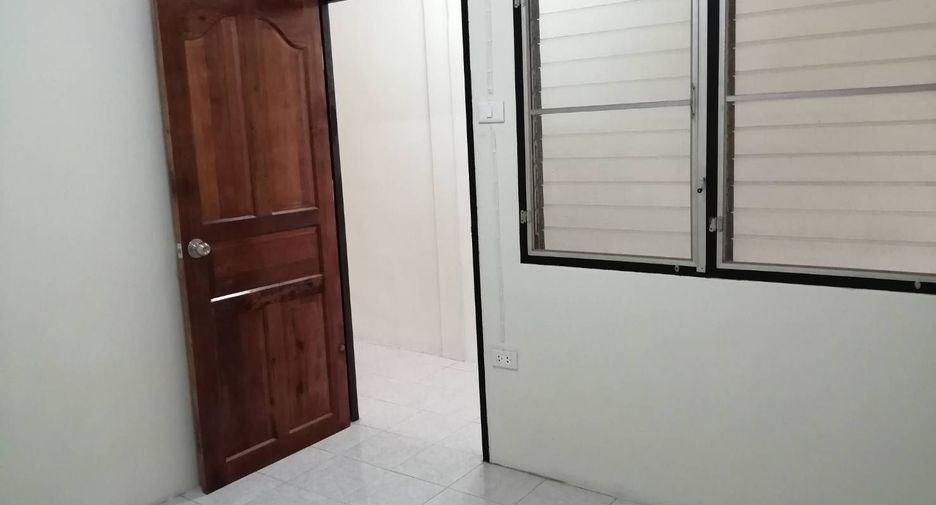 For sale 2 bedrooms townhouse in Khlong Luang, Pathum Thani