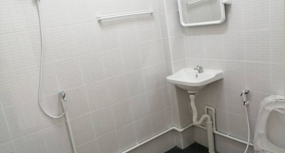 For sale 2 bedrooms townhouse in Khlong Luang, Pathum Thani