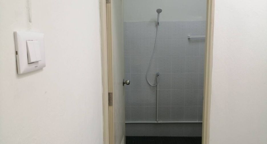 For sale 2 bedrooms townhouse in Khlong Luang, Pathum Thani