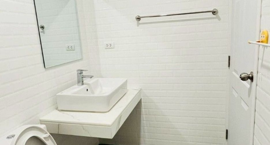 For rent 2 bedrooms townhouse in Mueang Phuket, Phuket