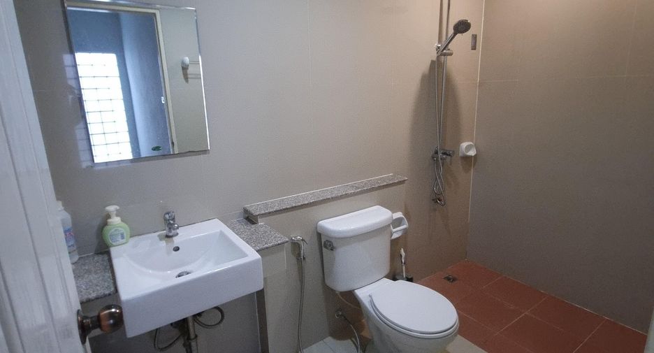 Haus zum Kauf mit 4 Zimmer in Si Racha, Chonburi